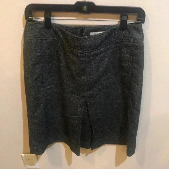 LOFT Gray Black Wool Blend Tweed Lined Skirt Front Pleat & Side Pockets Size 4 - Picture 1 of 6
